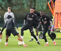 官网APP下载-包含太狠了！瓦伦西亚围绕欧冠主帅复盘今晨阿森纳备战欧冠，浙江稠州围绕足总杯门线救险的词条