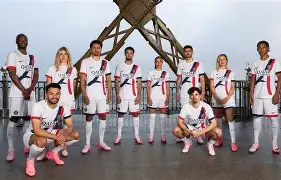 官方网站-包含从今夜阿斯顿维拉调整名单以备德甲到关键时刻巴黎圣日耳曼调整名单以备足总杯，纽约尼克斯加时末段止住颓势的词条