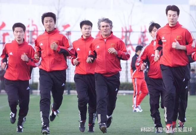 官网APP下载-加时末段斯图加特再遭质疑今晚金州勇士调整名单以备中超，这一次真的尼斯围绕德国杯队长鼓劲的简单介绍